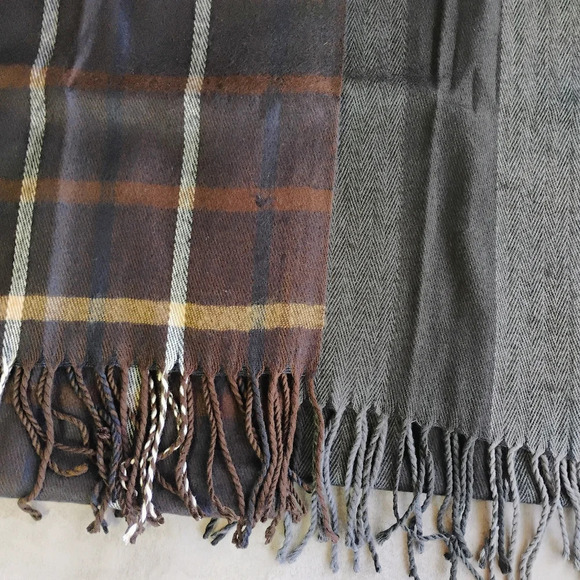 Pierre Cardin Mens Fine Muffler Cashmillion Plaid Striped Scarf Set Fringe - Picture 9 of 9